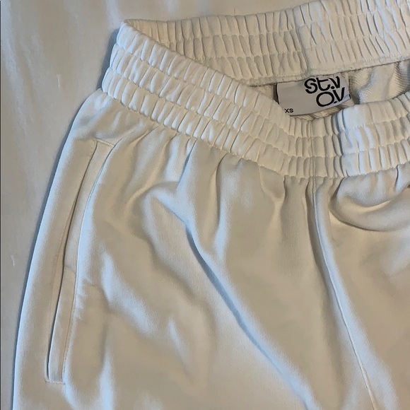 RARE Outdoor Voice St. V White Sweatpants - Picture 3 of 4